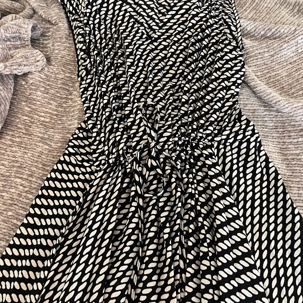Banana Republic Women’s Dress Black White Sleeveless NWOT
